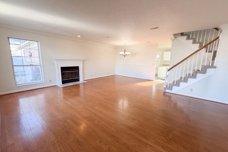 Photo 3 of 16 of 1100 Burlingame Ct, Antioch, TN