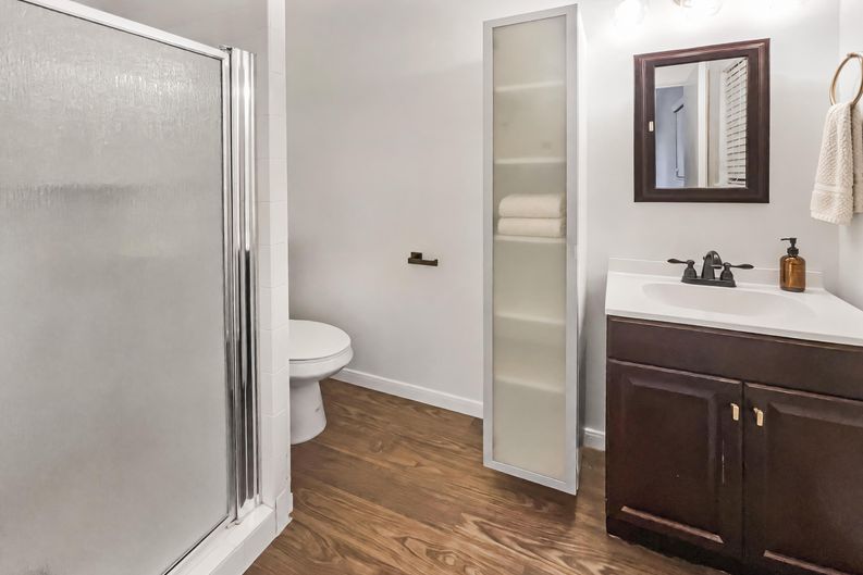 Photo 6 of 18 of 1105 E 17th St, Georgetown, TX