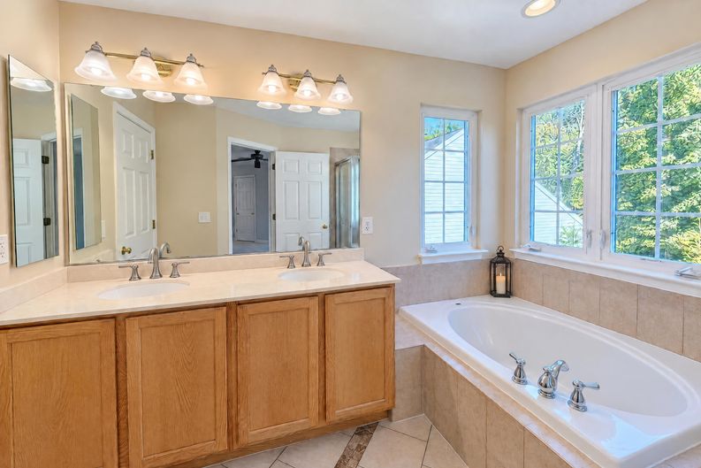 Photo 12 of 23 of 5240 Terrace Ridge Dr, Milford, OH