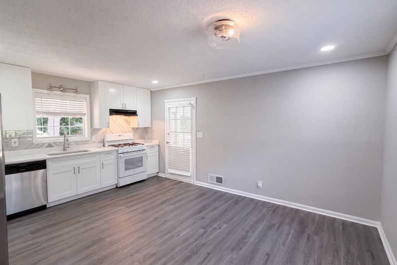 Photo 3 of 17 of 368 Nottingham Way SW, Marietta, GA