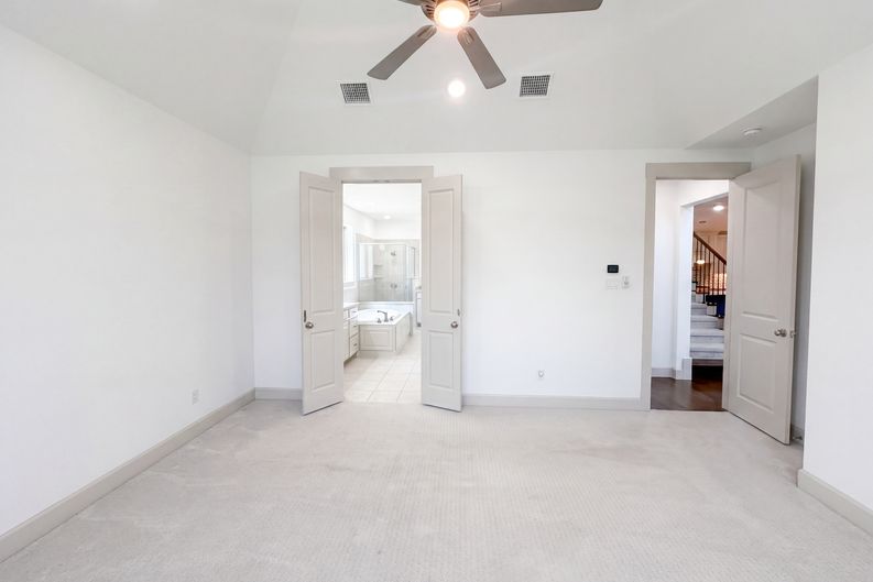Photo 11 of 28 of 9694 Brackenfield Ln, Frisco, TX
