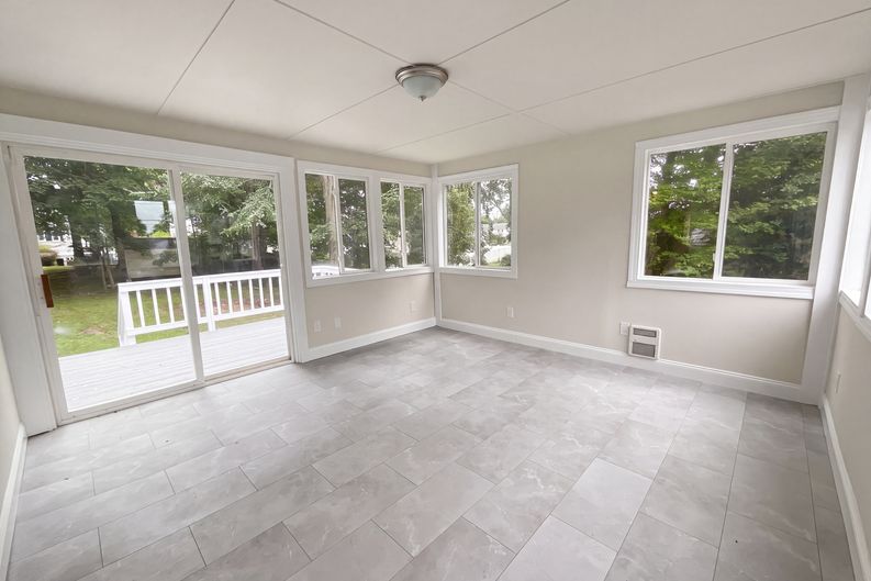 Photo 8 of 28 of 48 Woodlawn St, Randolph, MA