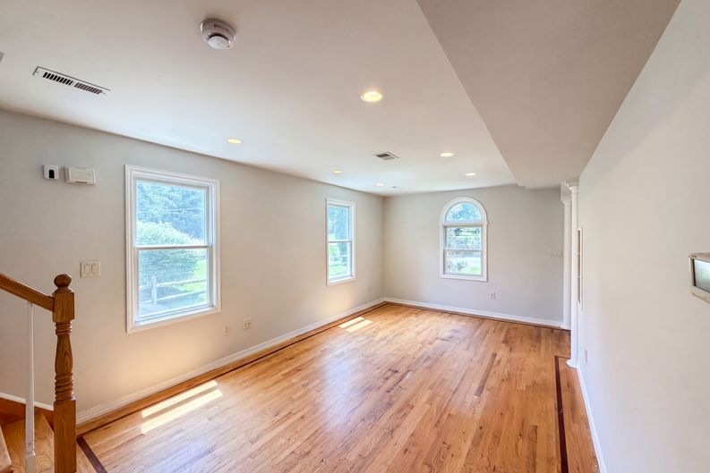 Photo 8 of 26 of 506 Lyons Rd, Basking Ridge, NJ