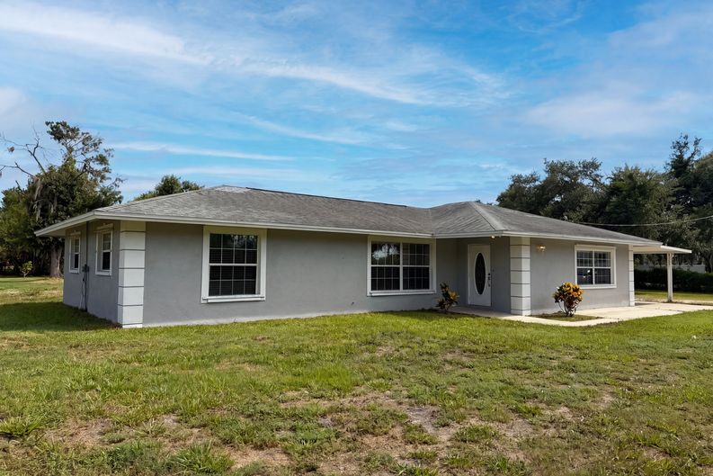 Photo 5 of 34 of 2805 105th St E, Palmetto, FL