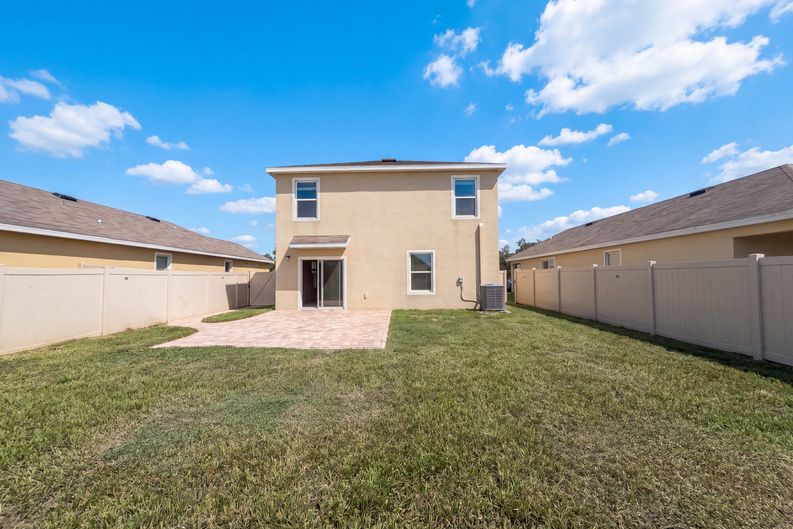 Photo 5 of 30 of 16805 Trite Bend St, Wimauma, FL