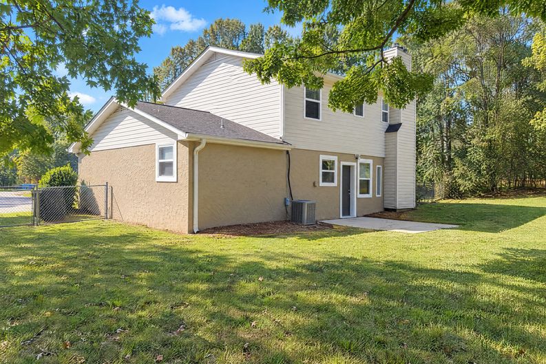 Photo 5 of 22 of 2628 Gaylon St, Birmingham, AL