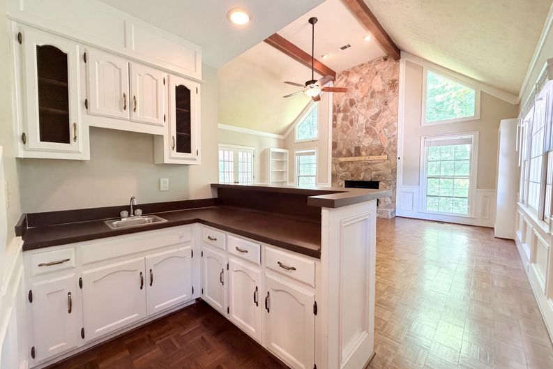 Photo 11 of 46 of 2360 Kimbrough Ct, Atlanta, GA