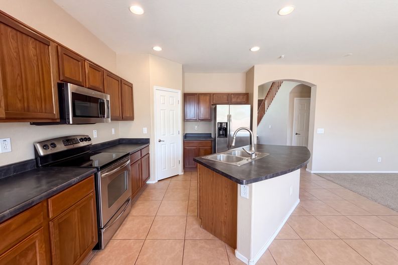 Photo 8 of 21 of 671 W Green Tree Dr, San Tan Valley, AZ