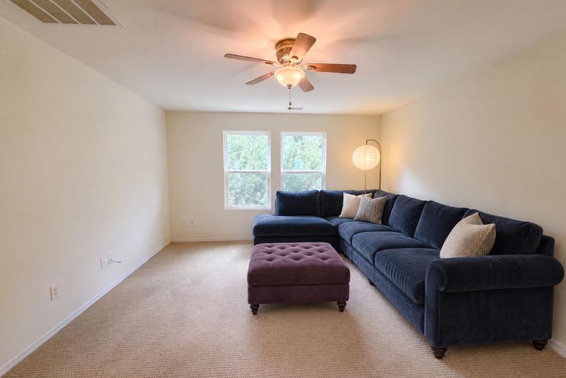 Photo 4 of 35 of 4732 Lonnie Dr, Rolesville, NC