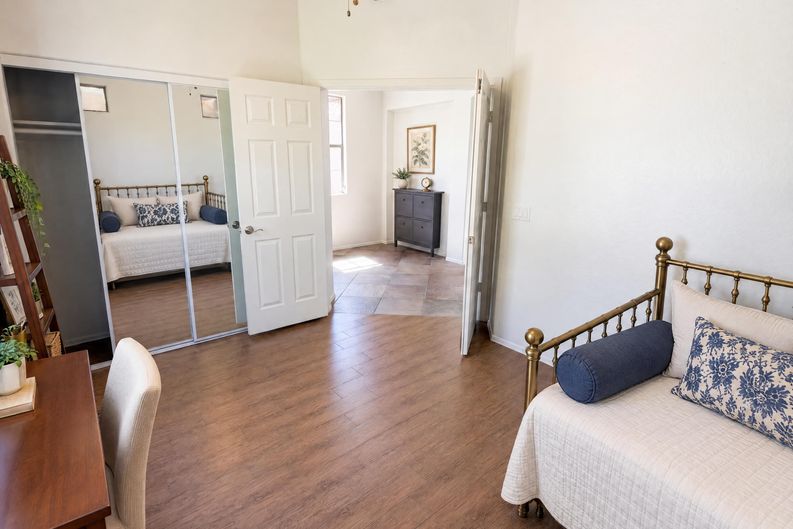 Photo 18 of 40 of 2513 W Florentine Rd, Phoenix, AZ
