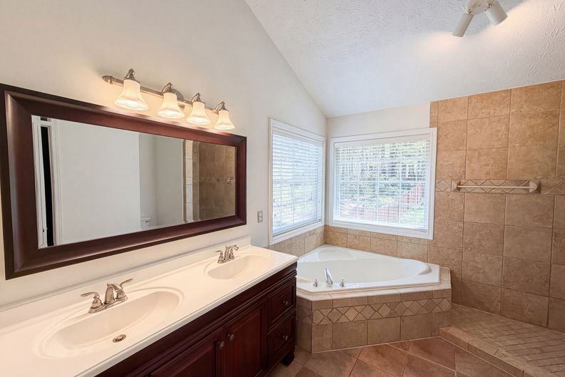 Photo 6 of 25 of 3099 Brooksong Way, Dacula, GA