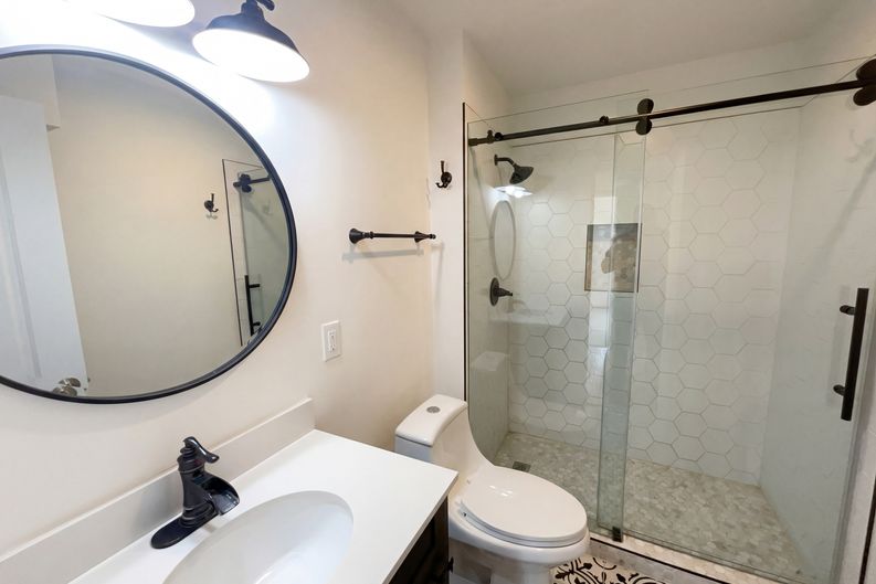 Photo 13 of 17 of 8541 Strathmore Dr, Dallas, TX