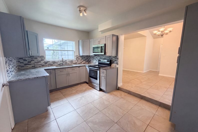 Photo 14 of 17 of 7117 N 50th St, Tampa, FL