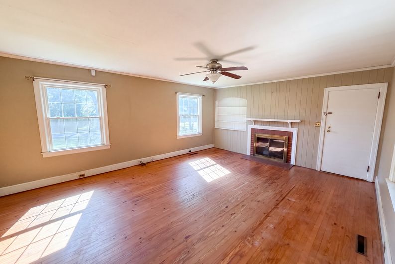 Photo 11 of 29 of 907 S South St, Gastonia, NC