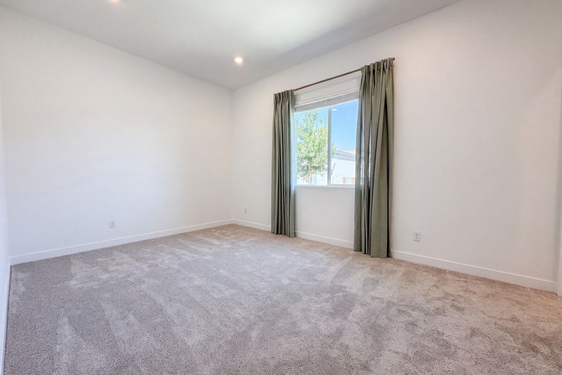 Photo 14 of 23 of 8239 Gusty Brook St, Las Vegas, NV