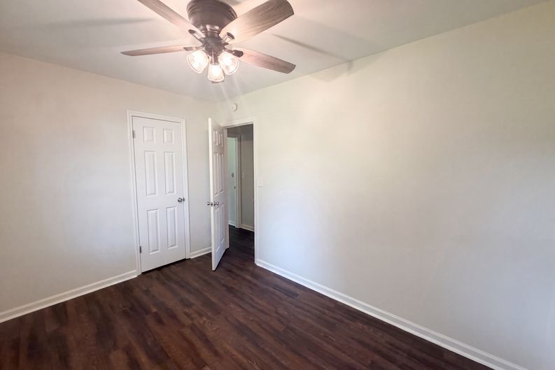 Photo 11 of 18 of 1110 Stuart Dr, Moncks Corner, SC