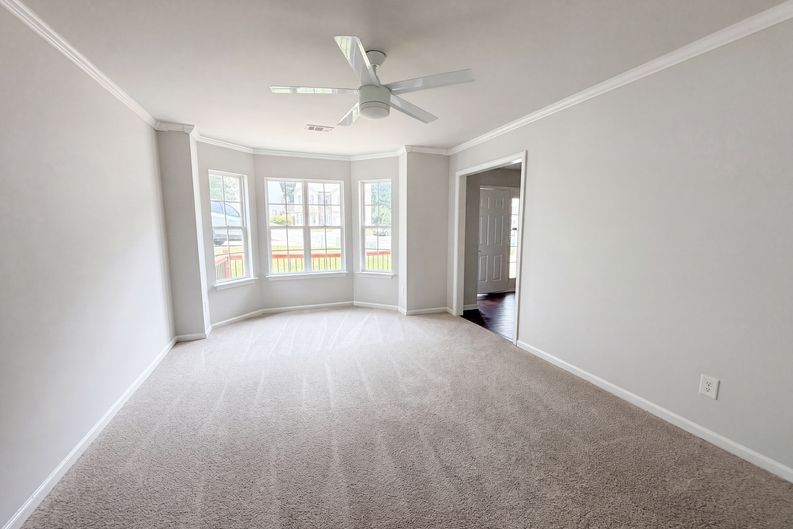 Photo 10 of 23 of 4024 Fifendrum Ln, Charlotte, NC