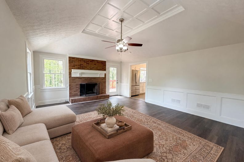 Photo 3 of 31 of 4479 Alpine Ct, Snellville, GA