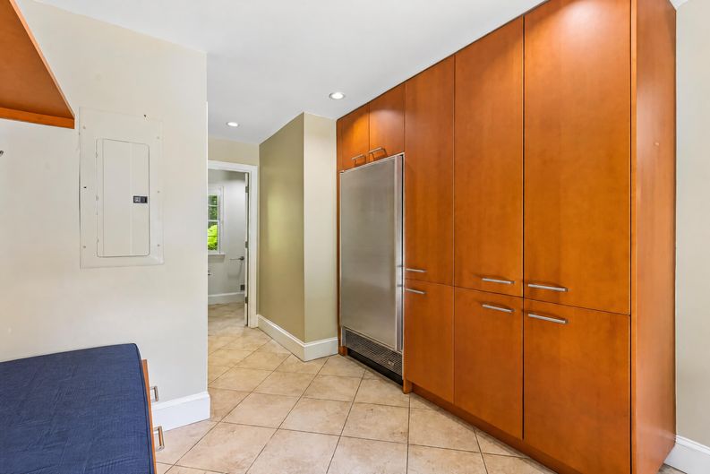 Photo 42 of 87 of 3135 Spalding Dr, Sandy Springs, GA