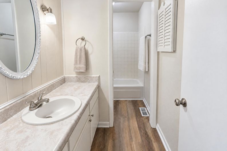 Photo 14 of 19 of 3305 Winchester Dr, Greensboro, NC