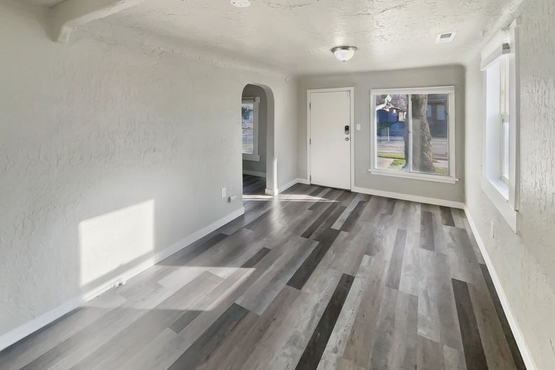 Photo 3 of 17 of 2865 Pingree Ave, Ogden, UT