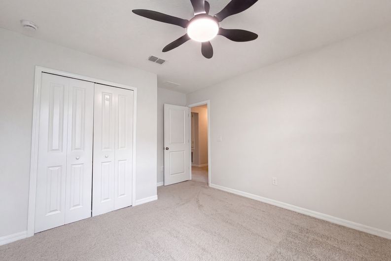 Photo 24 of 42 of 10448 Carloway Hills Dr, Wimauma, FL