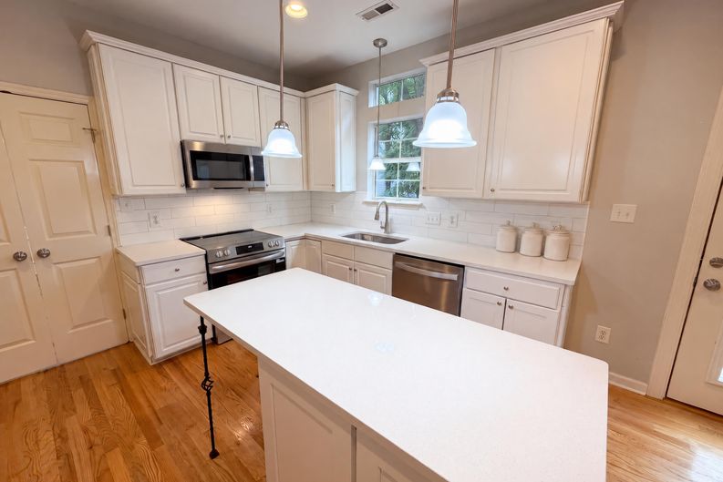Photo 8 of 38 of 6306 Oxwynn Ln, Charlotte, NC