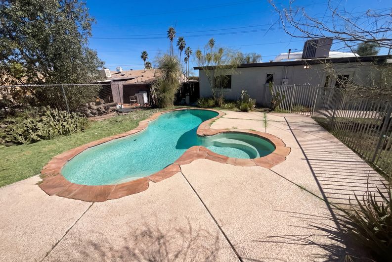 Photo 16 of 18 of 2519 N Richey Blvd, Tucson, AZ