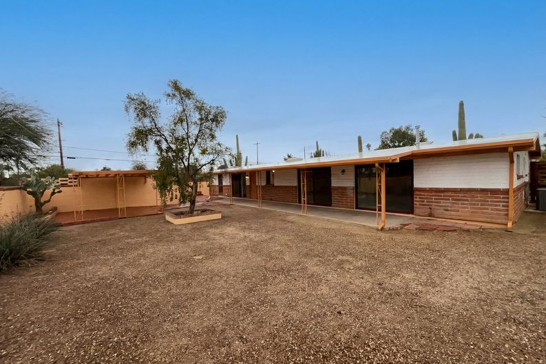 Photo 5 of 22 of 5202 E 2nd St, Tucson, AZ