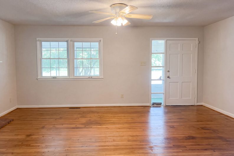 Photo 6 of 18 of 4307 Greenwood Dr, Portsmouth, VA