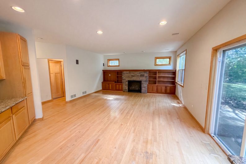 Photo 10 of 36 of 1012 Delano Ct, Stillwater, MN