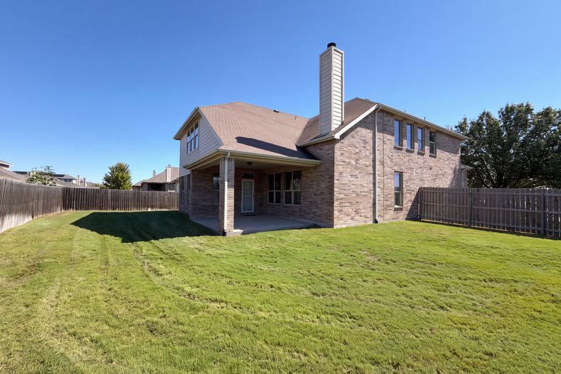 Photo 29 of 32 of 2030 Uvalde Dr, Forney, TX
