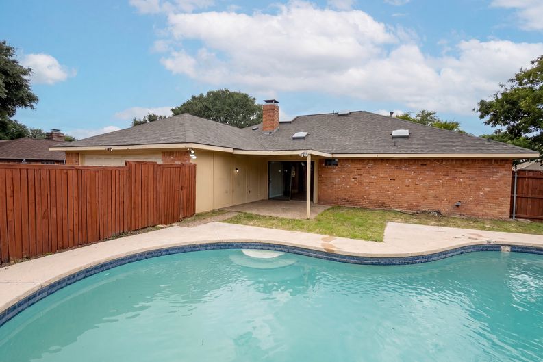Photo 6 of 17 of 1604 Danube Ln, Plano, TX