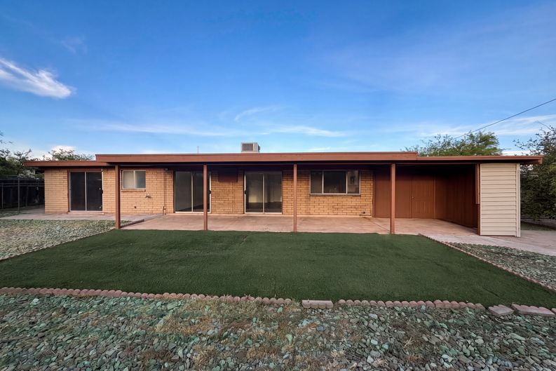 Photo 5 of 15 of 8421 E Balfour Dr, Tucson, AZ