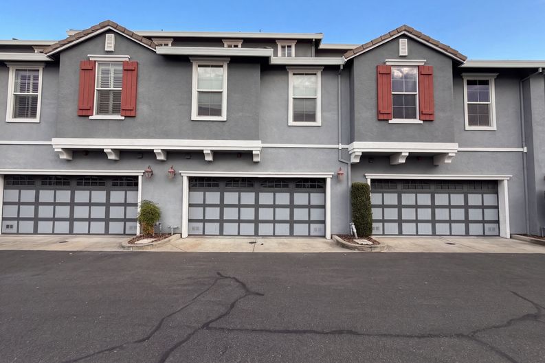 Photo 5 of 31 of 6107 Lonetree Blvd, Rocklin, CA