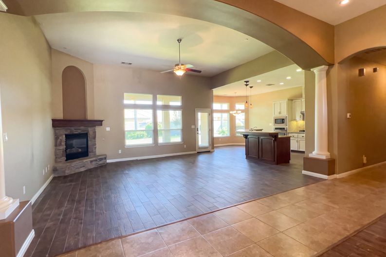 Photo 8 of 35 of 11904 Kenseth St, Bakersfield, CA