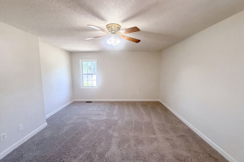 Photo 4 of 26 of 109 Briarcreek Dr, Winston Salem, NC