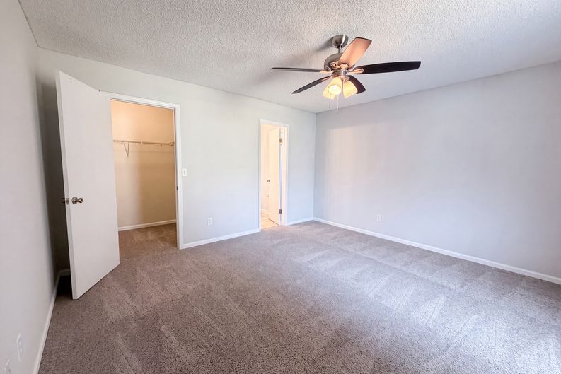 Photo 4 of 17 of 1708 Ashwood Cir, Middleburg, FL