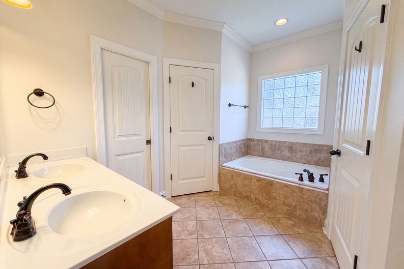 Photo 11 of 30 of 3418 Shady Forest Dr, Murfreesboro, TN