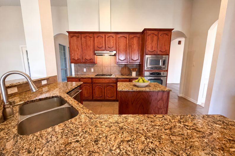 Photo 11 of 21 of 529 Olympia St, Desoto, TX