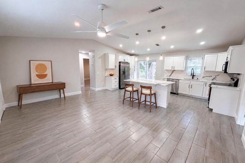 Photo 19 of 37 of 8165 Ridge Rd, Weeki Wachee, FL