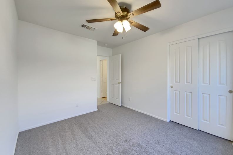 Photo 4 of 19 of 9728 E Kiva Ave, Mesa, AZ