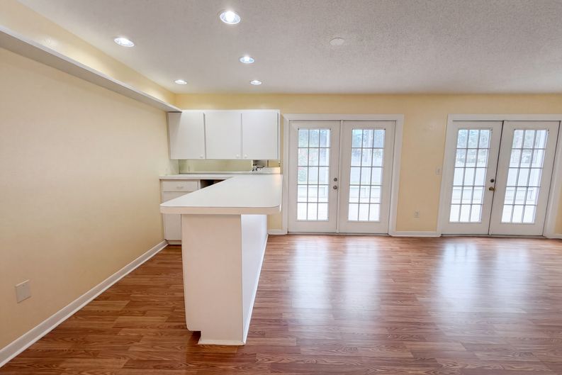Photo 14 of 40 of 1301 Lucaya Ave, Venice, FL