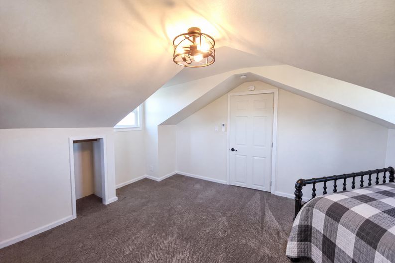 Photo 15 of 22 of 93291 Prairie Rd, Junction City, OR