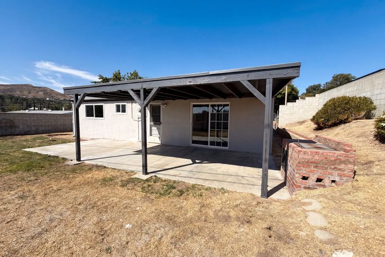 Photo 5 of 25 of 19016 Felbridge St, Canyon Country, CA