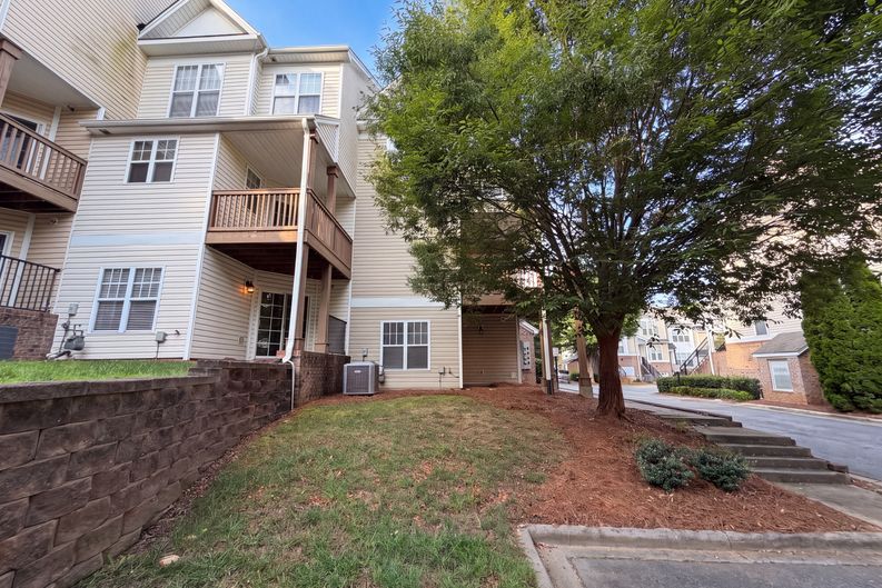 Photo 20 of 24 of 7129 Founders Club Ct, Charlotte, NC