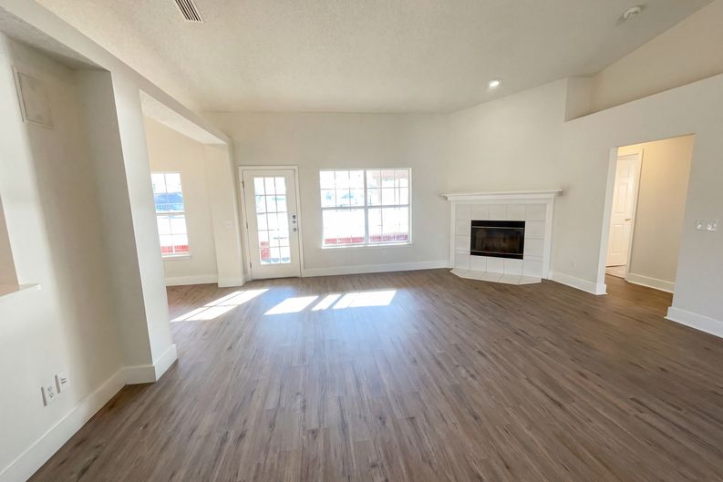 Photo 7 of 22 of 978 Tammy Cove Ln, Jacksonville, FL