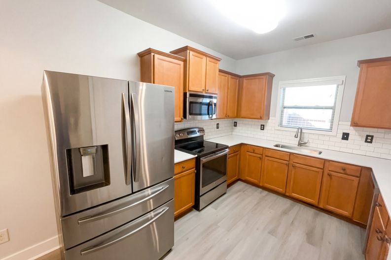 Photo 6 of 19 of 220 Madison Ave, Acworth, GA
