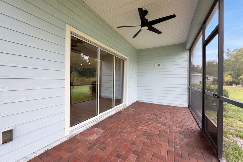 Photo 14 of 17 of 75404 Hideaway Ct, Yulee, FL