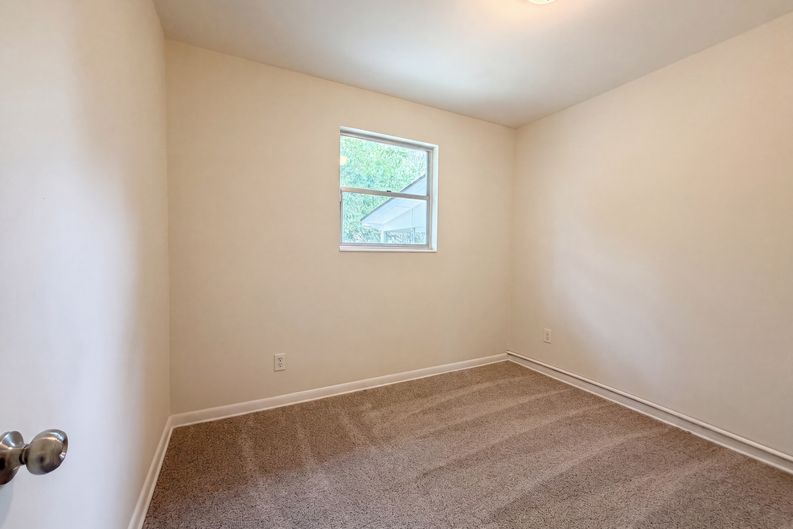 Photo 4 of 19 of 7361 Proxima Rd, Jacksonville, FL